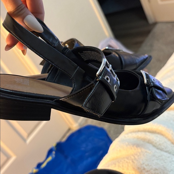 Wild Fable Black Strappy Buckle Shoes - Picture 2 of 4